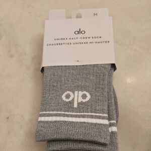 NWT Alo Yoga Unisex Half Crew Socks. Medium